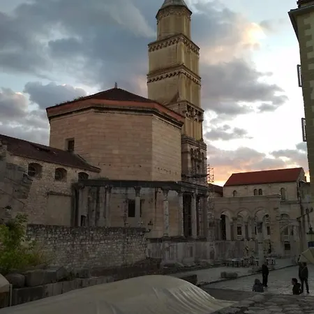 アパート Sfinga In The Heart Of Diocletian's Palace スプリト