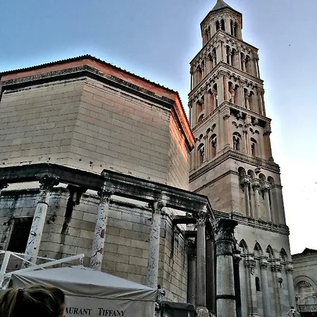 Sfinga In The Heart Of Diocletian's Palace * スプリト