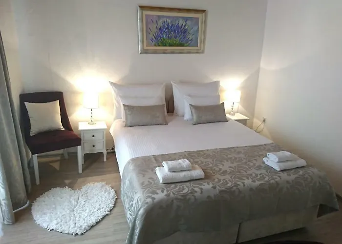 Апартаменты Sfinga In The Heart Of Diocletian's Palace Сплит