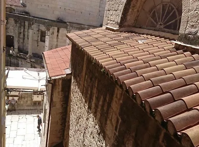 Апартаменты Sfinga In The Heart Of Diocletian's Palace Сплит